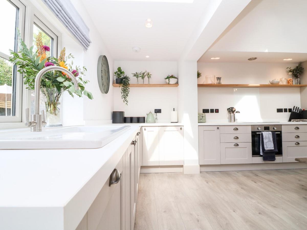 12 Manor Farm Close Kingham Buitenkant foto
